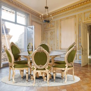 Diamond dining table | Bentis golden chair